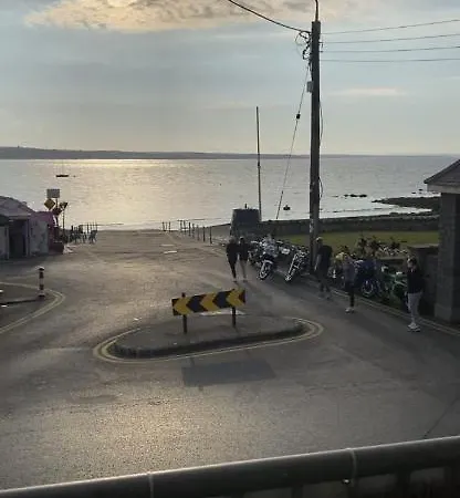 The Captains Wheel Skerries Exterior photo
